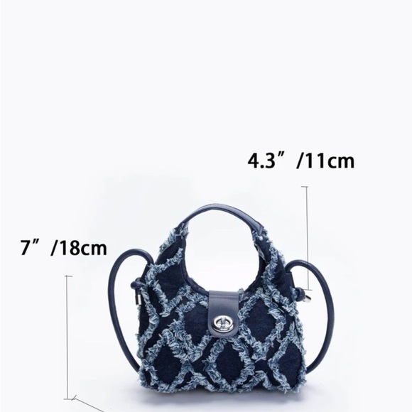 Casual mini raw trim twist locked hobo bag - Picture 3 of 4